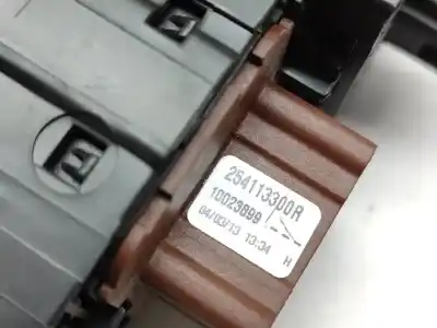 Peça sobressalente para automóvel em segunda mão botão / interruptor elevador vidro dianteiro esquerdo por renault captur dynamique referências oem iam 254118722r / 254112588r  
