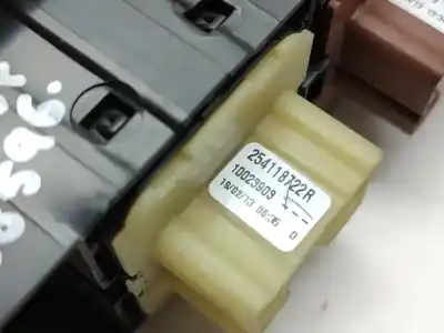 Peça sobressalente para automóvel em segunda mão botão / interruptor elevador vidro dianteiro esquerdo por renault captur dynamique referências oem iam 254118722r / 254112588r  