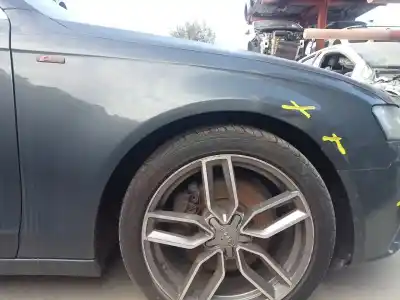Peça sobressalente para automóvel em segunda mão Guarda-lamas Dianteiro Direito por AUDI A4 B8 (8K2) 2.0 TDI Referências OEM IAM 8K0821106A  