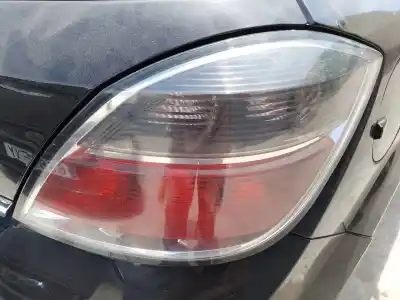 Автозапчастина б/у правий ліхтар для opel astra h sedán (a04) 1.7 cdti (l69) посилання на oem iam 
