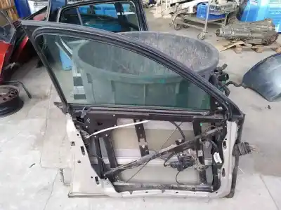 Автозапчасти б/у левая передняя дверь за audi a6 c5 (4b2) 2.5 tdi ссылки oem iam 4b0831051d  