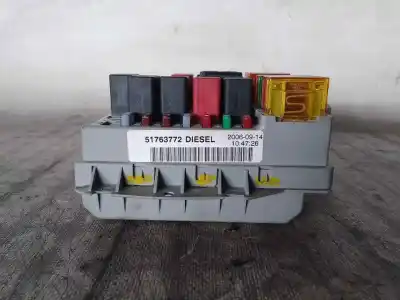 Peça sobressalente para automóvel em segunda mão caixa de fusíveis e relés por fiat i doblò (119) 223b1000 referências oem iam 51763772  