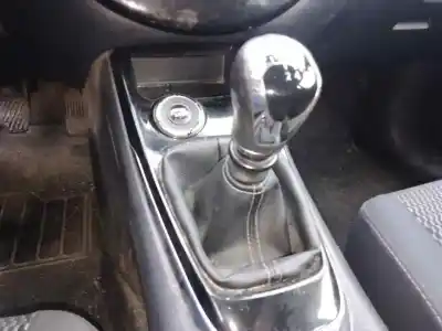Second-hand car spare part gear lever for nissan pulsar fastback (c13) 1.5 dci oem iam references 
