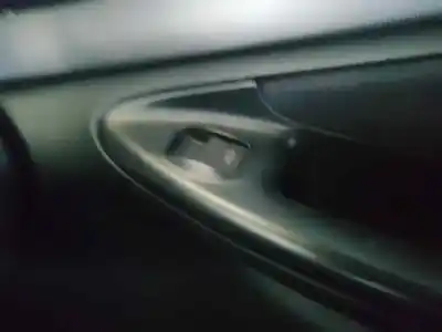 Автозапчастина б/у передній правий віконний вимикач для audi a4 avant (b5) 2.4 посилання на oem iam 