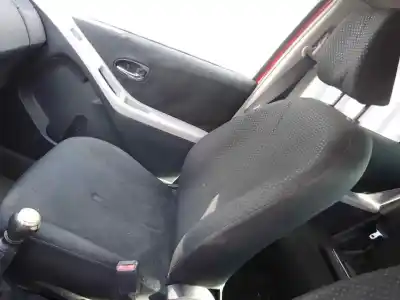 Автозапчастина б/у передне праве сиділо для toyota yaris (ksp9/scp9/nlp9) 1nrfe посилання на oem iam 