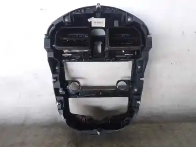 Автозапчастина б/у аераційна решіта для nissan pulsar fastback (c13) 1.5 dci посилання на oem iam 682603zl0a  