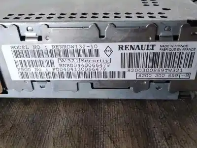 Second-hand car spare part audio system / radio cd for renault scenic ii (jm) f9q800 oem iam references 8200300859  