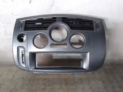 Second-hand car spare part front decorative moulding for renault scenic ii (jm) f9q800 oem iam references 8200140721