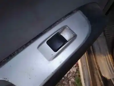 Peça sobressalente para automóvel em segunda mão botão / interruptor elevador vidro traseiro esquerdo por mitsubishi l 200 (ka0/kb0) 4d56hp referências oem iam 