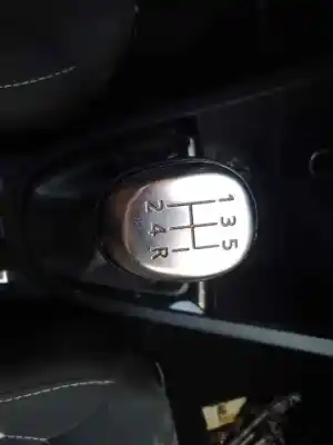 Pièce détachée automobile d'occasion POMMEAU DE LEVIER DE VITESSES pour RENAULT CLIO IV  Références OEM IAM   