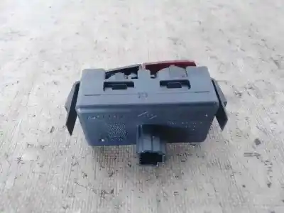 Second-hand car spare part hazard warning lights for renault scénic iii (jz0/1_) 1.5 dci oem iam references 8200214896a  