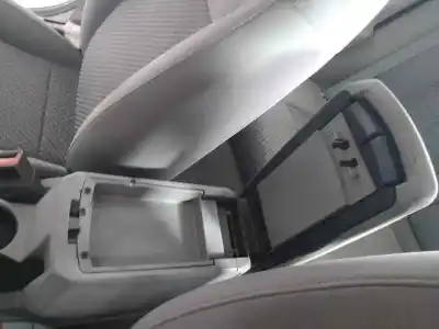 Автозапчастина б/у центральний подлокник для dodge avenger (js) byl посилання на oem iam   