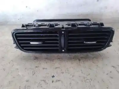 Pièce détachée automobile d'occasion GRILLE D'AÉRATION pour RENAULT CLIO IV  Références OEM IAM 687502204R  