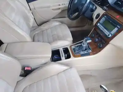 Автозапчасти б/у центральный подлокотник за volkswagen passat b6 variant (3c5) 2.0 tdi 16v ссылки oem iam 