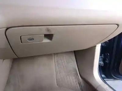 Автозапчасти б/у бардачок за volkswagen passat b6 variant (3c5) 2.0 tdi 16v ссылки oem iam 