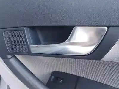 Автозапчастина б/у внутрішня задня права ручка для audi a3 (8p1) 1.9 tdi посилання на oem iam 
