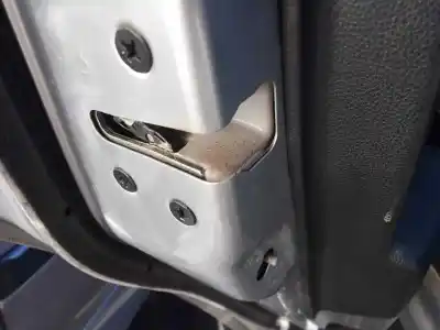 Peça sobressalente para automóvel em segunda mão fechadura da porta traseira esquerda por mazda 2 berlina (de) f6jc referências oem iam 