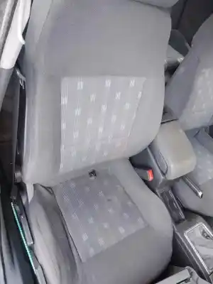 Автозапчастина б/у передне праве сиділо для OPEL VECTRA C (Z02) 1.9 CDTI (F69) Посилання на OEM IAM   