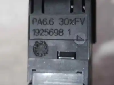 Pièce détachée automobile d'occasion COMMUTATEUR D'ÉCLAIRAGE pour PEUGEOT 607 (9D, 9U)  Références OEM IAM 1925698  