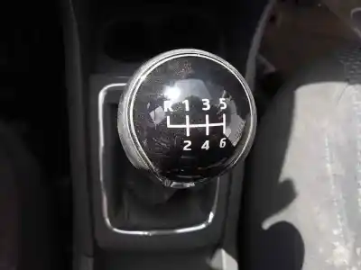 Peça sobressalente para automóvel em segunda mão BOTÃO DA ALAVANCA DE VELOCIDADES por SEAT TOLEDO (KG3)  Referências OEM IAM   