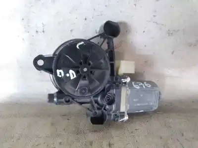 Recambio de automóvil de segunda mano de MOTOR ELEVALUNAS DELANTERO DERECHO para VOLKSWAGEN GOLF SPORTSVAN VII (AM1) (12.2013)  referencias OEM IAM 5Q0959801B  