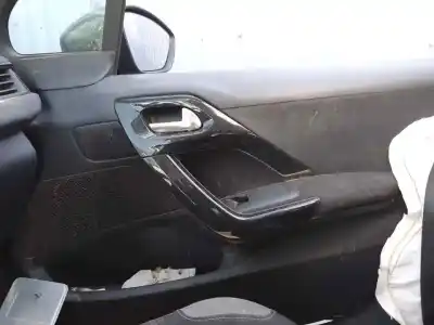 Pezzo di ricambio per auto di seconda mano rivestimento porta anteriore destro per peugeot 208 bh02 riferimenti oem iam 