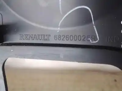 Pezzo di ricambio per auto di seconda mano modanatura per renault master iii combi d/m9t a6 riferimenti oem iam 682600025r  