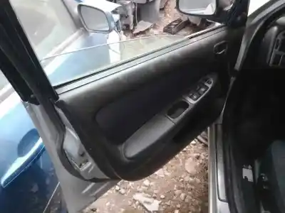 Tweedehands auto-onderdeel REGELAAR LINKS VOORRUIT voor TOYOTA AVENSIS BERLINA (T22)  OEM IAM-referenties   