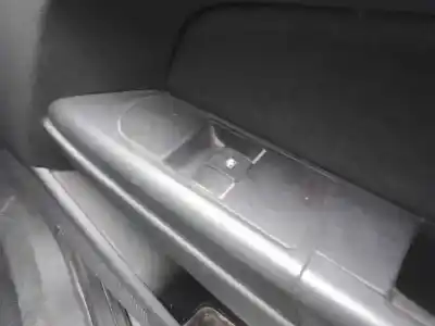 Автозапчастина б/у передній правий віконний вимикач для opel astra h sedán (a04) 1.7 cdti (l69) посилання на oem iam 