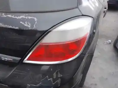 Автозапчастина б/у правий ліхтар для opel astra h sedán (a04) 1.7 cdti (l69) посилання на oem iam 