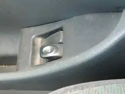 Автозапчасти б/у ВЫКЛЮЧАТЕЛЬ ПЕРЕДНЕГО ПРАВОГО ОКНА за RENAULT KANGOO I (F/KC0)  ссылки OEM IAM   