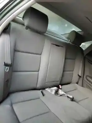 Автозапчасти б/у средняя задняя сиденья за audi a4 b6 avant (8e5) 3.0 ссылки oem iam   
