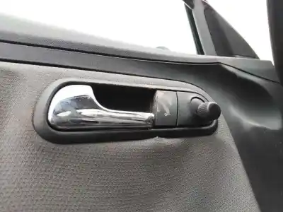 Автозапчасти б/у ЛЕВАЯ ПЕРЕДНЯЯ ВНУТРЕННЯЯ РУЧКА за SEAT IBIZA III (6L1)  ссылки OEM IAM   