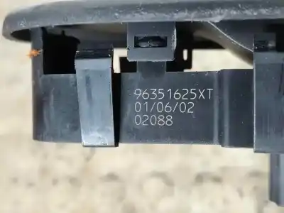 Second-hand car spare part right front power window switch for peugeot 307 break (3e) 2.0 hdi 110 oem iam references 96351625xt  
