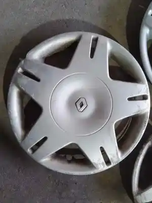 Pièce détachée automobile d'occasion capuchons de moyeux pour renault kangoo i (f/kc0) f8q630 références oem iam 7700823003   Pièce détachée automobile d'occasion capuchons de moyeux pour renault kangoo i (f/kc0) f8q630 références oem iam 7700823003
