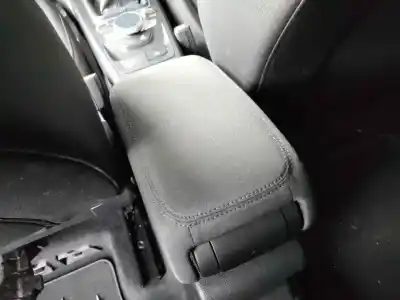 Автозапчастина б/у центральний подлокник для AUDI Q2 (GAB, GAG) 30 TDI Посилання на OEM IAM   