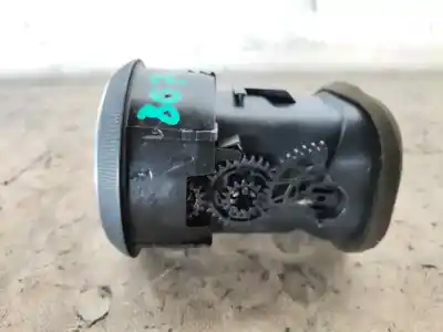 Автозапчасти б/у аэрационная решетка за audi a3 (8p1) 1.9 tdi ссылки oem iam 8p0820901a  