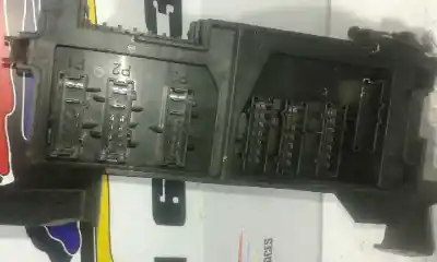 Pièce détachée automobile d'occasion BOÎTES À FUSIBLES pour MERCEDES-BENZ CLASE M (W164)  Références OEM IAM A1645403372  13658525