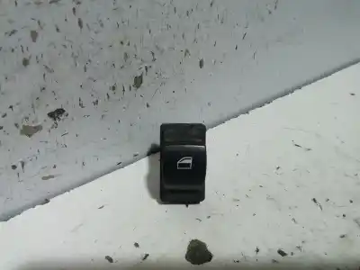 Peça sobressalente para automóvel em segunda mão botão / interruptor elevador vidro traseiro direito por bmw serie 1 berlina (e81/e87) 118d referências oem iam 