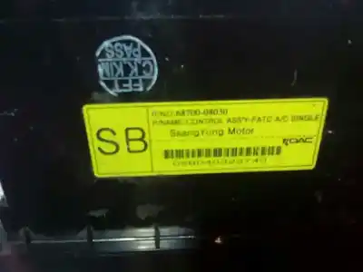 Peça sobressalente para automóvel em segunda mão comando de sofagem (chauffage / ar condicionado) por ssangyong rexton rx 270 full referências oem iam 6870008030  