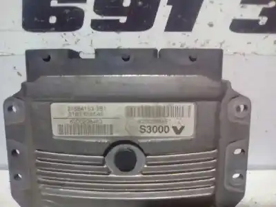 Pièce détachée automobile d'occasion calculateur moteur ecu pour renault megane ii berlina 5p expression références oem iam 21584153  8200298457