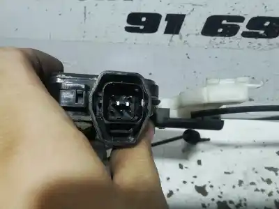 Second-hand car spare part left front door lock for kia opirus básico oem iam references   