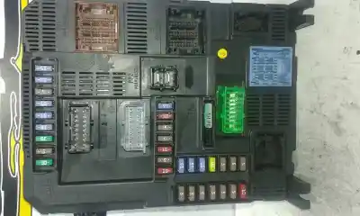 Peça sobressalente para automóvel em segunda mão CAIXA DE FUSÍVEIS E RELÉS por PEUGEOT 2008 (--.2013->)  Referências OEM IAM 9678355980  