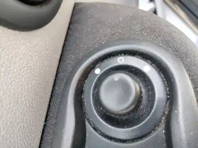 Second-hand car spare part right rearview mirror for renault clio iii authentique oem iam references 