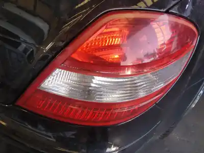 Recambio de automóvil de segunda mano de PILOTO TRASERO DERECHO para MERCEDES CLASE SLK (W171) ROADSTER 350 (171.456) referencias OEM IAM   