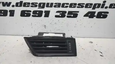 Pièce détachée automobile d'occasion GRILLE D'AÉRATION pour SKODA SUPERB (3V3)  Références OEM IAM 3V0819702E  