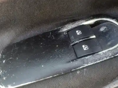 Pezzo di ricambio per auto di seconda mano INTERRUTTORE ALZACRISTALLI ANTERIORE SINISTRO per RENAULT MEGANE II CLASSIC BERLINA Confort Dynamique Riferimenti OEM IAM   