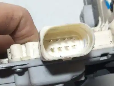 Second-hand car spare part rear left door lock for audi a4 b8 avant (8k5) 2.0 tdi oem iam references 8k0939015  