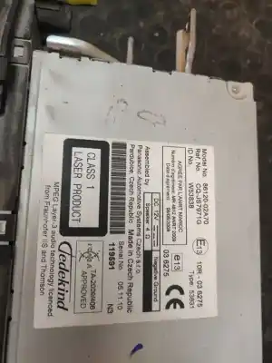 Peça sobressalente para automóvel em segunda mão sistema de áudio / rádio cd por toyota auris active referências oem iam 86120-02a70