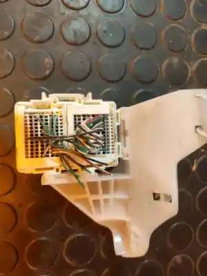 Peça sobressalente para automóvel em segunda mão módulo eletrônico por toyota auris active referências oem iam 82671-12250